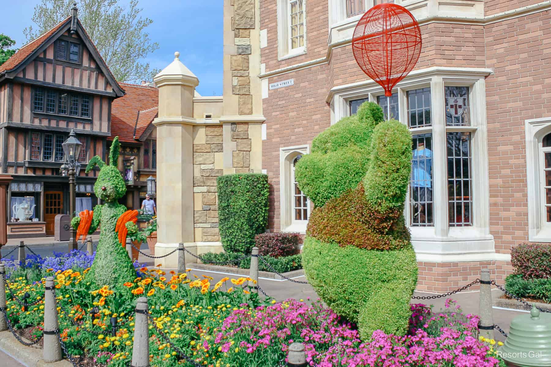 Winnie the Pooh and Rabbit Topiary from 2019